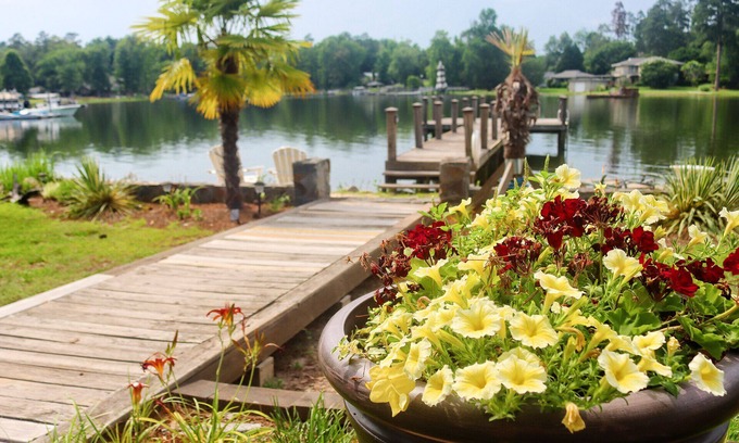 Chapin House | "Off The Mainland" Lake front home with private dock & optional pontoon rental