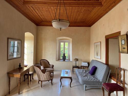 idhra Villa | Oikonomou Mansion