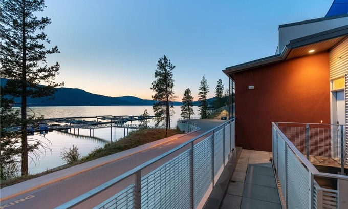 McKinley Condo | Okanagan Lake Front Condo