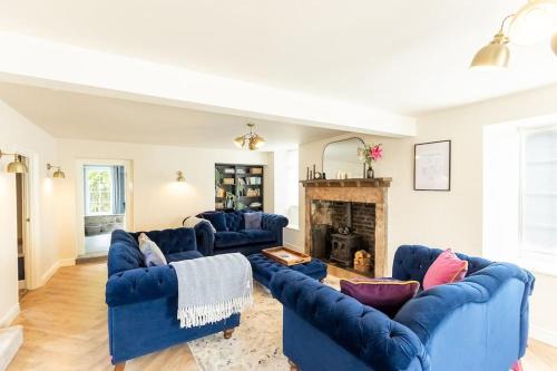 Cark House | OLD BANK HOUSE - Perfect Getaway for Friends & Families