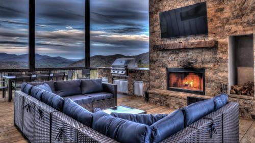Ridgeline Vistas House | Old Chicago