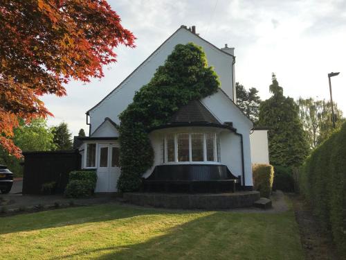 Bournville Hotel | Old Farm Hotel