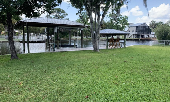 Homosassa House | OLD HOMOSASSA HOME WITH PRIVATE BOAT DOCK AND POOL!
