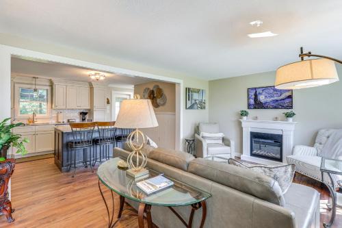 Old Saybrook Center House | Old Saybrook Home with Screened Porch and Ocean View!