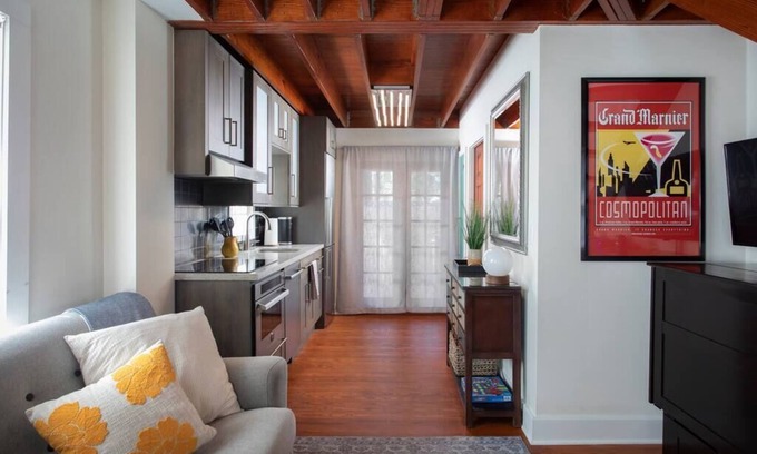 Old Town Cottage | Old Town home a short walk to Duval/Couples Oasis