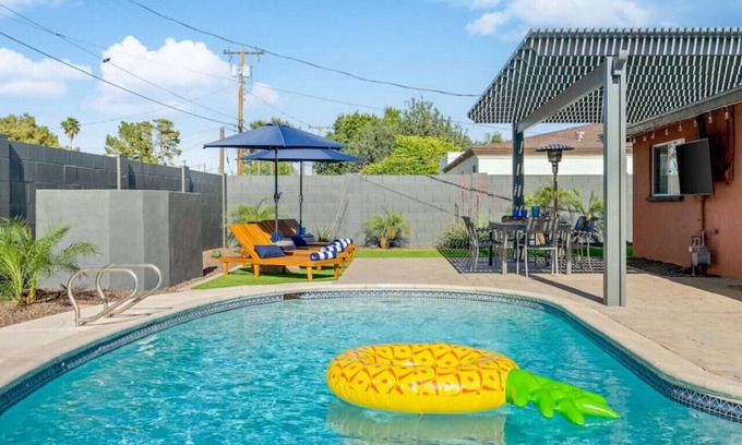 Scottsdale Estates Nine House | Old Town Scottsdale Home w/HEATED POOL Close to Town