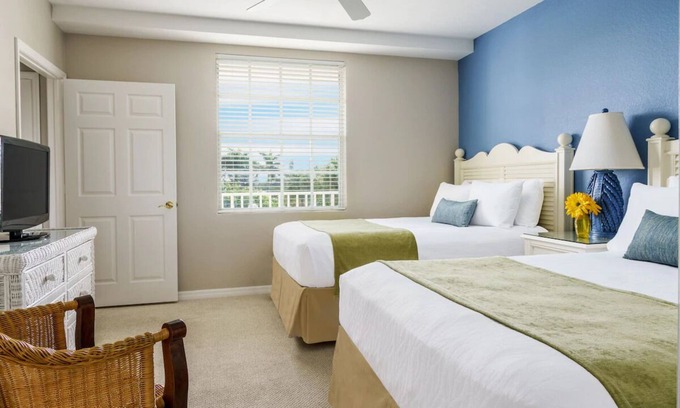 Marco Island Hotel | Olde Marco Island Inn, Classic 2BR w/Lanai + Peaceful Views