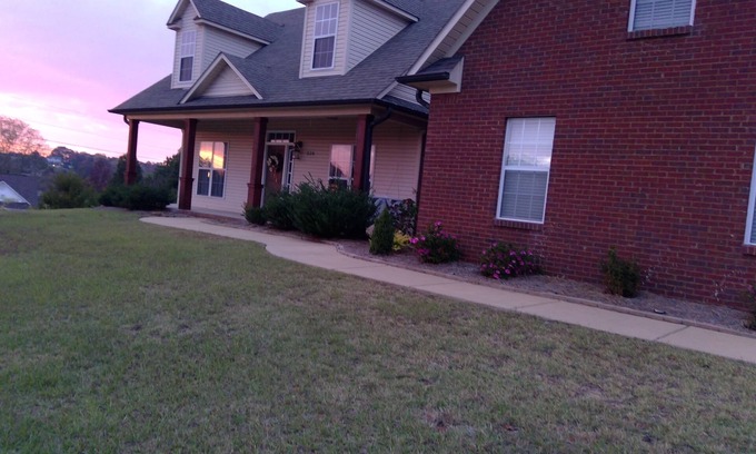 Oxford House | Ole Miss weekender !