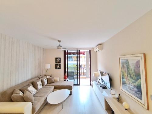 Puerto de Santiago Apartment | OLIVIA SUNSET BLISS - AC, fibre net, large pool, La Gomera and ocean view