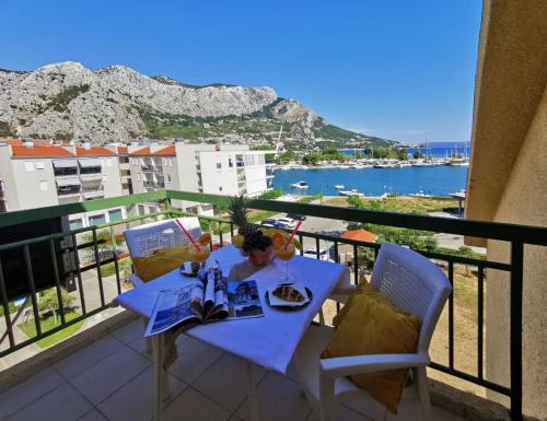 Omis Apartment | Olmissum rooftop sea view