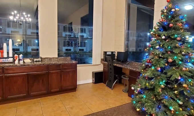 Aberdeen Hotel | Olympic Inn & Suites