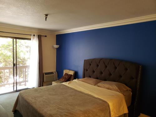 Pico - Robertson Hotel | Olympic Suites B08
