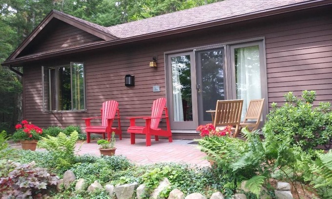 Bloomingdale Apartment | On Franklin Pond - Lake And Mountain Views With Convenient Lake Access
