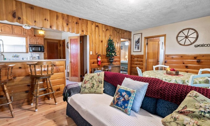 Peter Pan House | On Mountain Time-2bed 1bath+Loft
