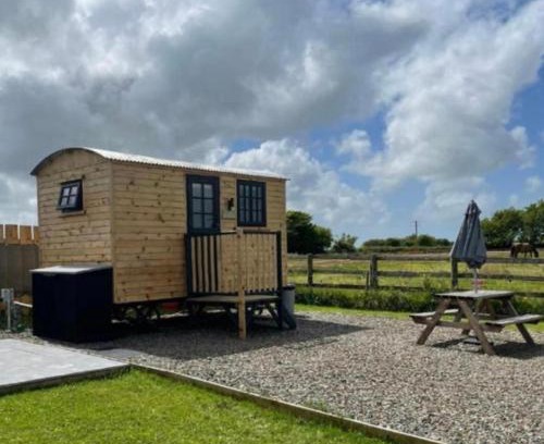 Saint Breward Cabin | On the Moor Shepherds Huts