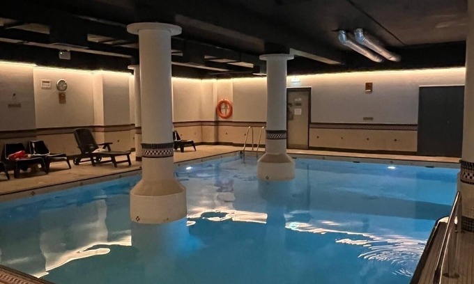 Manchester City Centre Apartment | One bed Flat with Swimming Pool, Fitness Area & Play Room.