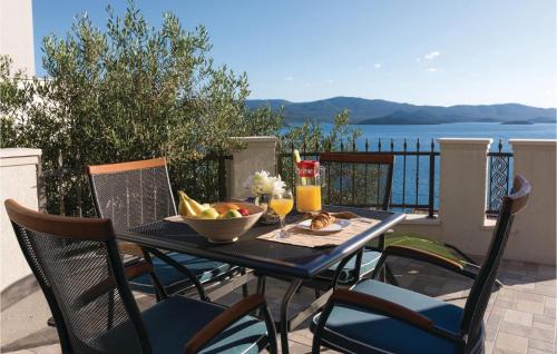 Komarna Apartment | One-Bedroom Apartment In Komarna