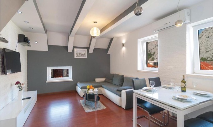 Omis Apartment | One-Bedroom Apartment Vangrad 01