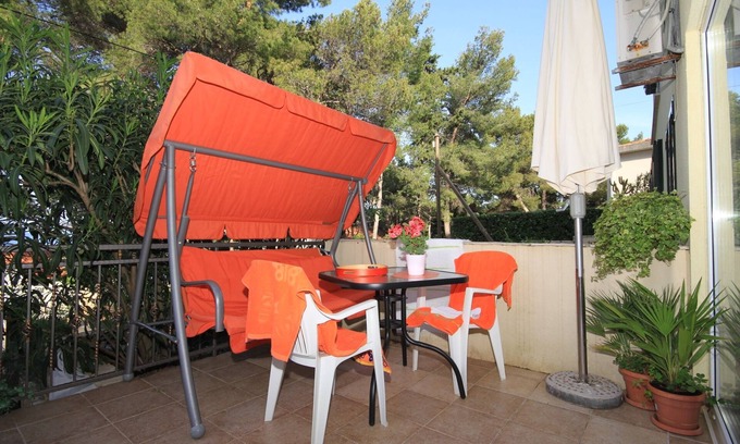 Island Hvar Apartment | One bedroom apartment with terrace and sea view Jelsa, Hvar (A-8751-a)