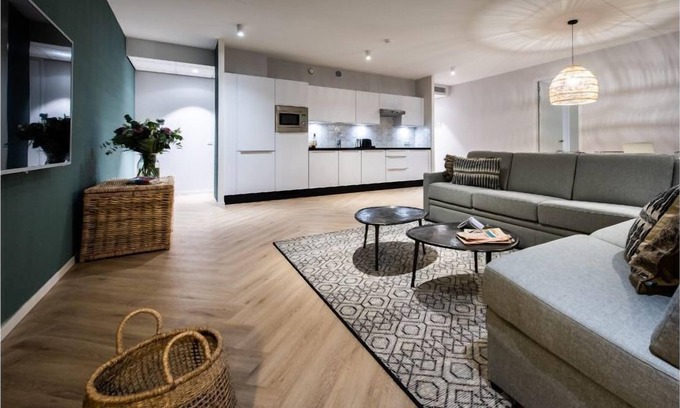 Eastern Docklands Apartment | One-Bedroom Grand at YAYS Amsterdam Docklands (4 pers.)