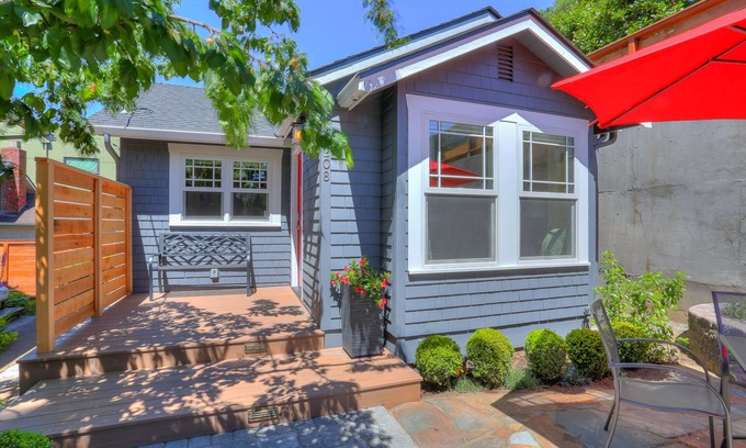 Phinney Ridge House | One-bedroom House and Patio all to yourself in a Great Location