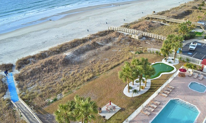 Downtown Myrtle Beach Resort | One Bedroom Ocean Front Condo, Myrtle Beach, South Carolina 2555389