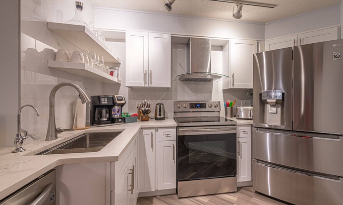 Canmore Condo | One Bedroom Suite with BBQ & huge Patio