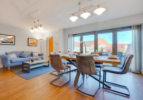 Holt House | One Brightwell Close