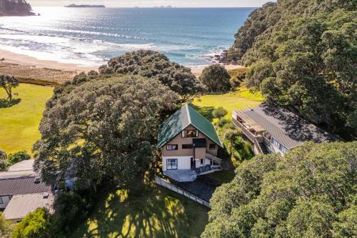 Onemana House | Onemana - Beautiful Beachfront