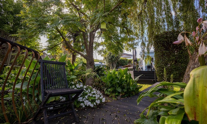 Oneroa Cottage | Oneroa Garden Retreat