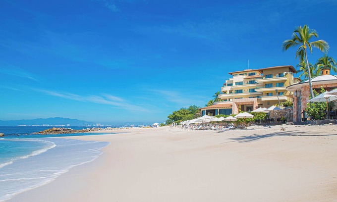 Amapas Resort | Only 2 left: Xmas 12/19-26 OCEANFRONT 3-bedroom PH w/wifi in 5 Star Resort in PV