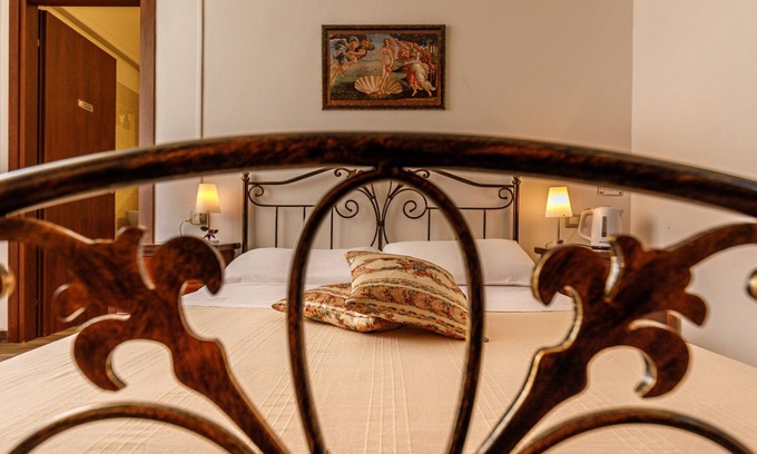 Cagliari Hotel | Onlyrooms I - Central & Quiet Area