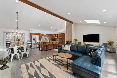 East Stroudsburg House | Open Concept-HotTub-Sauna-Billiard-Poker home