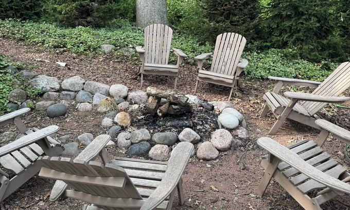 Williams Bay House | Open Floorplan Lake House just 2 min. walk to Lake Geneva