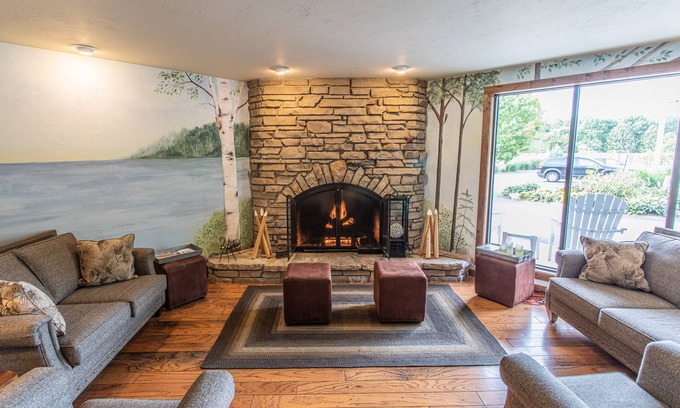 Sister Bay Hotel | Open Hearth Lodge