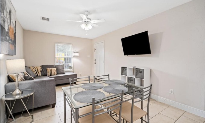 OST - South Union Apartment | Opulent, Luxurious & Modern APT 7 Min From TX Med Center