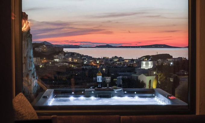 Naxos Town Hotel | Opuntia Suites Premium Villa with Outdoor Hot Tub
