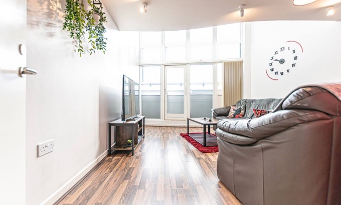 Baltic Triangle Apartment | Orange Rentals - Stunning Penthouse Near The Albert Dock with Balcony & Parking