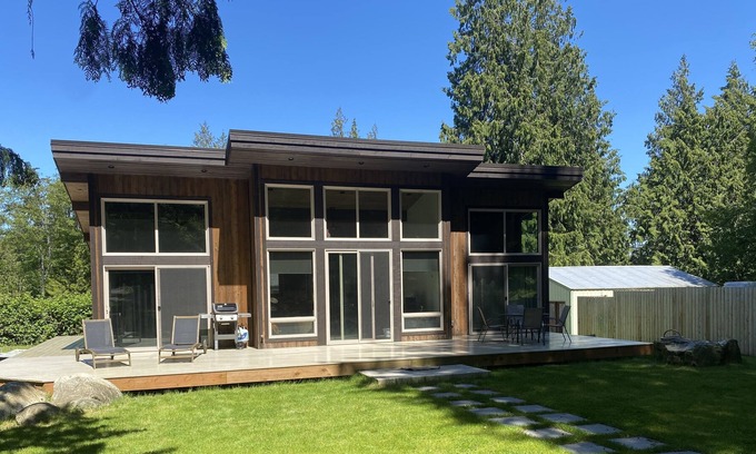 Eastsound House | Orcas Island Modern Home Monthly Rental