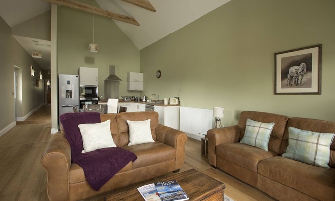 Crieff Apartment | Orchard Cottage, single level Sleeps 4 with a wheelchair accessible bathroom