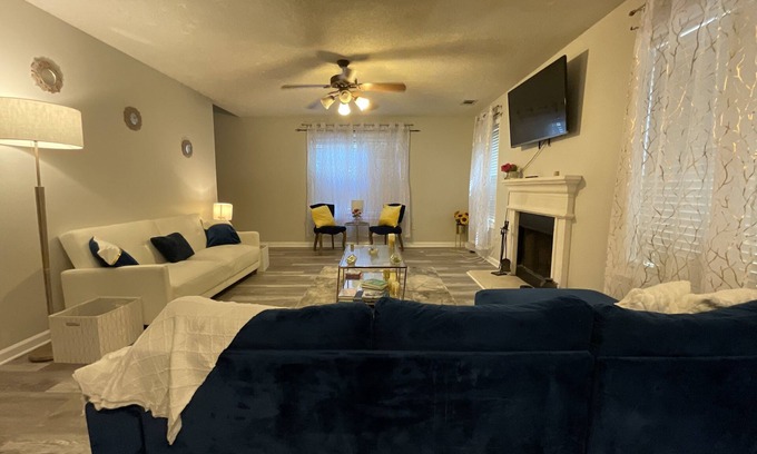 Cliftondale House | Original BeeNomadic ATL, Comfy Home Minutes From Airport & Downtown