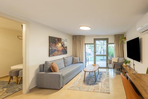 Arad House | Oriti