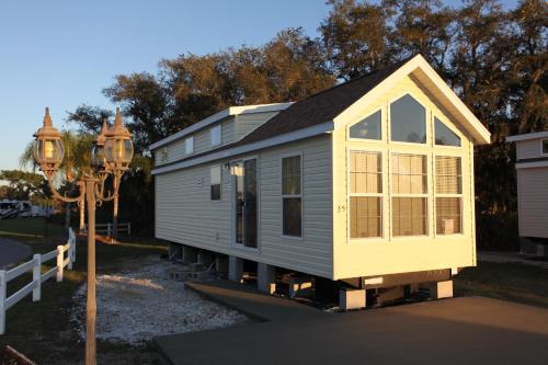 Four Corners Resort | Orlando RV Resort