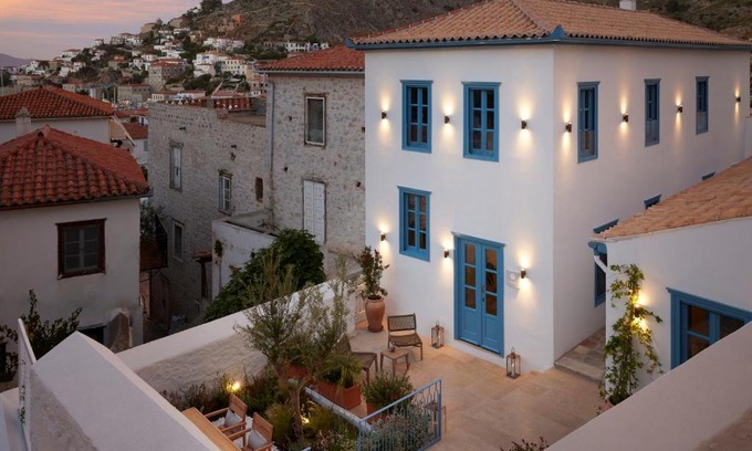 idhra Apartment | Orloff Legacy Suites Hydra