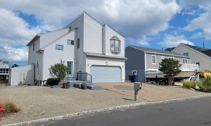 Osborn Island House | Osborn Island oasis and boating paradise!