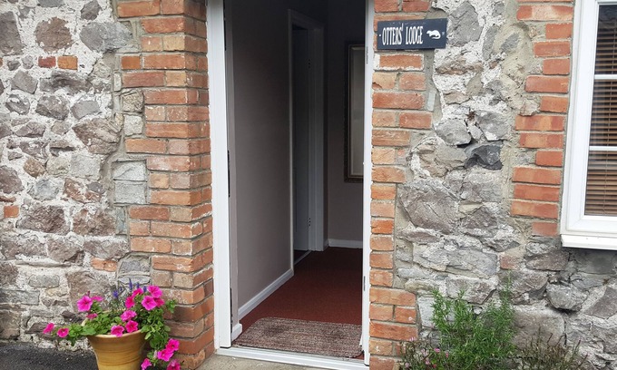 Edingworth House | Otters’ Lodge: Beautiful countryside cottage close to beaches and attractions.