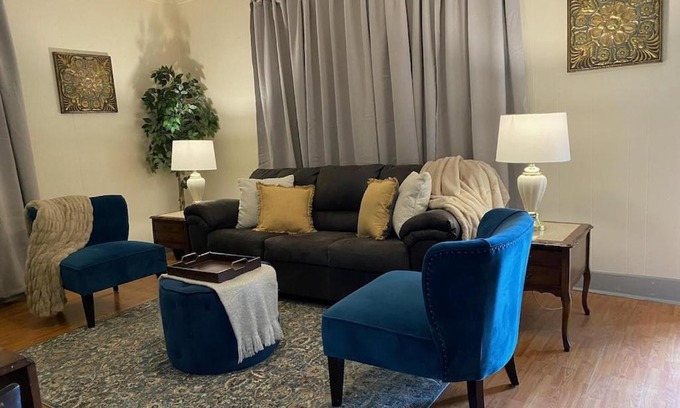 Knoxville Apartment | Oui! Not Your Grandmother's Property