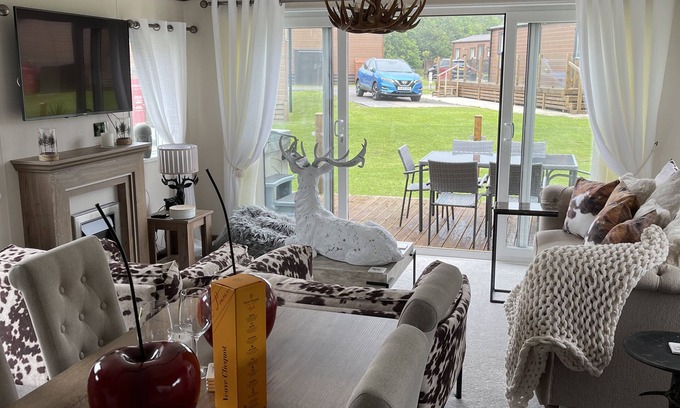 Sewerby Cabin | Our boutique lodge has been designed with your luxury & comfort in mind.