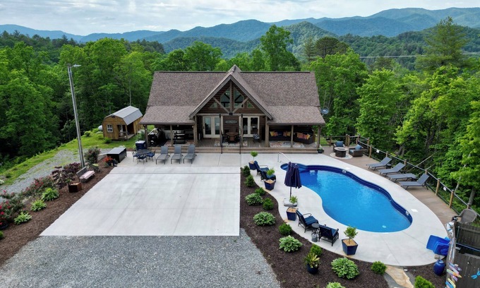 Robbinsville House | Our Happy Place in Robbinsville