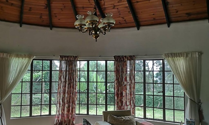 Pinetown House | 'Out of Africa' on the Highway